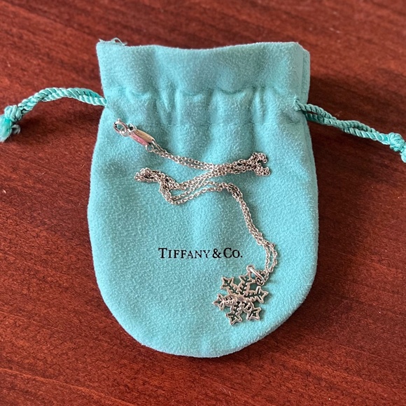 Sterling silver Tiffany's snowflake necklace - Picture 1 of 1